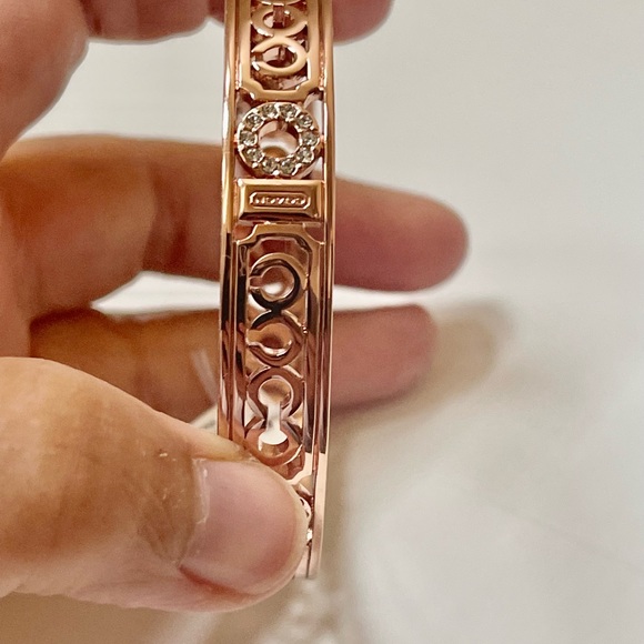 Coach Rose Gold Bangle Brand new With Tag - Picture 7 of 8